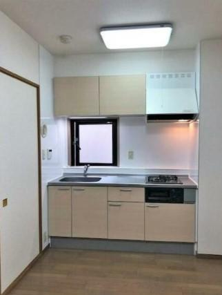 川崎市多摩区東生田１丁目の賃貸マンションのキッチン