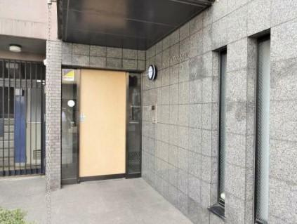 川崎市多摩区東生田１丁目の賃貸マンションのエントランス