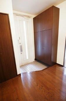 百合丘３丁目戸建の玄関