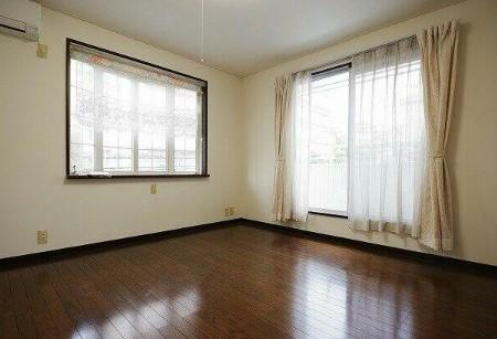 百合丘３丁目戸建の居間・リビング