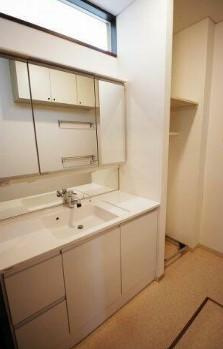 百合丘３丁目戸建の洗面所