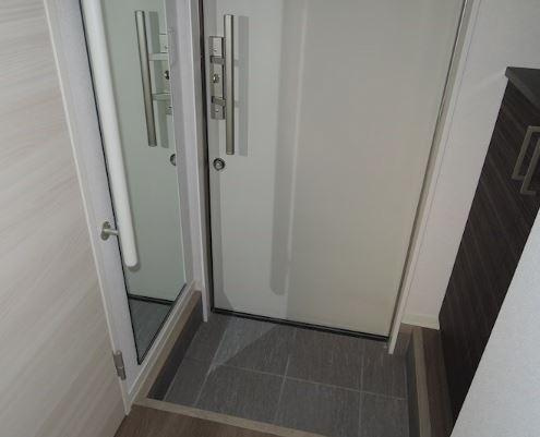 シャーメゾンアルテミスの玄関