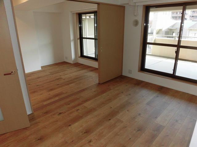 ベェルヴェル稲城の居間・リビング