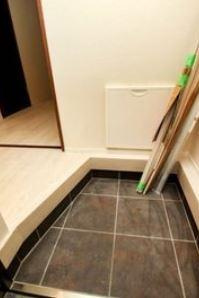 川崎市多摩区生田６丁目のアパートの玄関