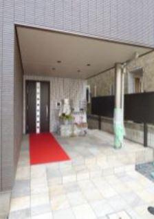 ウエルスHANAのエントランス