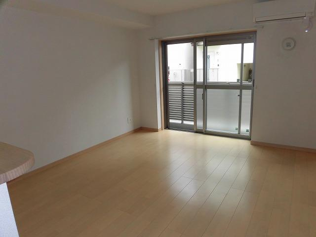 川崎市多摩区登戸の賃貸マンションの居間・リビング