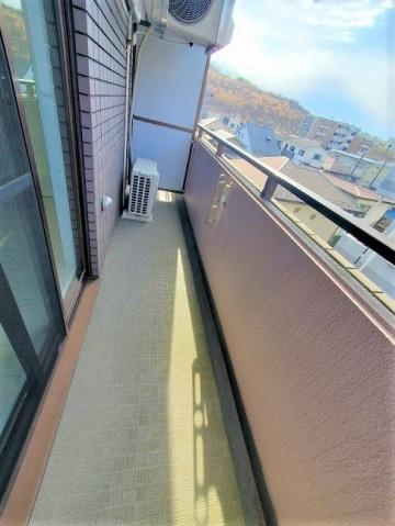 川崎市多摩区東生田１丁目の賃貸マンションのバルコニー