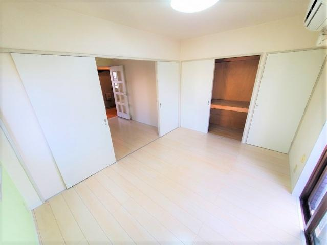 川崎市多摩区東生田１丁目の賃貸マンションの収納