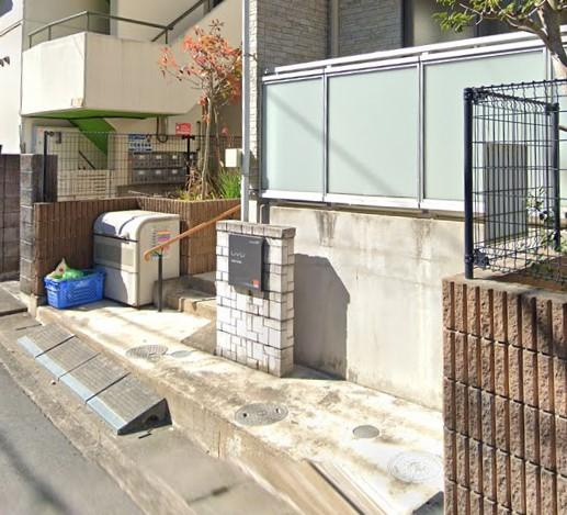 リブリ・いくたのエントランス