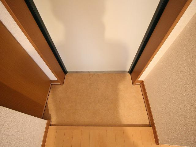 川崎市多摩区長尾４丁目の賃貸マンションの玄関