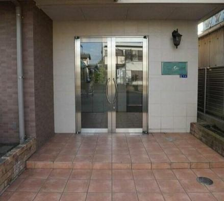 川崎市多摩区長尾４丁目の賃貸マンションのエントランス