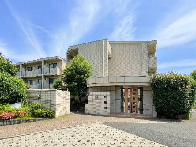 世田谷区喜多見９丁目の賃貸マンションの外観