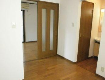 メイプル中野島の居間・リビング