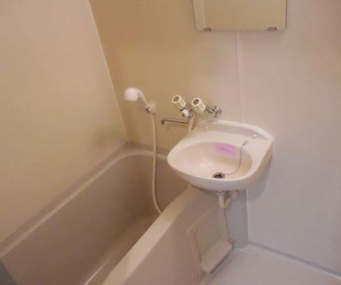 ソレアードマンションの浴室