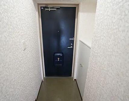 川崎市多摩区中野島３丁目の賃貸マンションの玄関