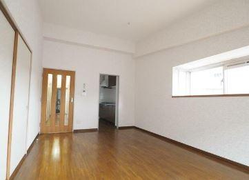 川崎市多摩区中野島３丁目の賃貸マンションの居間・リビング