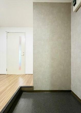 川崎市多摩区中野島３丁目の賃貸マンションの玄関