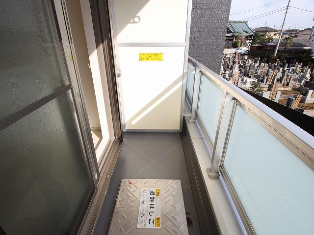 リブリ・クリスタ中野島のバルコニー