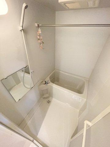 川崎市多摩区菅城下のアパートの浴室