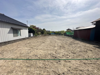 【外観】 | 袖ケ浦市奈良輪　土地　袖ヶ浦駅 | 敷地は広々95坪超！
日当たり良好です！
お好みのプランでマイホームをご計画ください！
家計に優しい都市ガスエリア。
周辺には教育施設、ショッピングモールなど商業施設が充実！
暮らしやすい住環境です♪