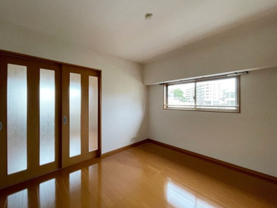 【居間・リビング】 | ビアード千早 | 別号室の写真になります。現況優先。