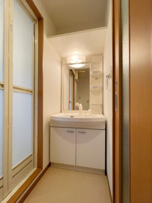 【洗面所】 | ビアード千早 | 別号室の写真になります。現況優先。