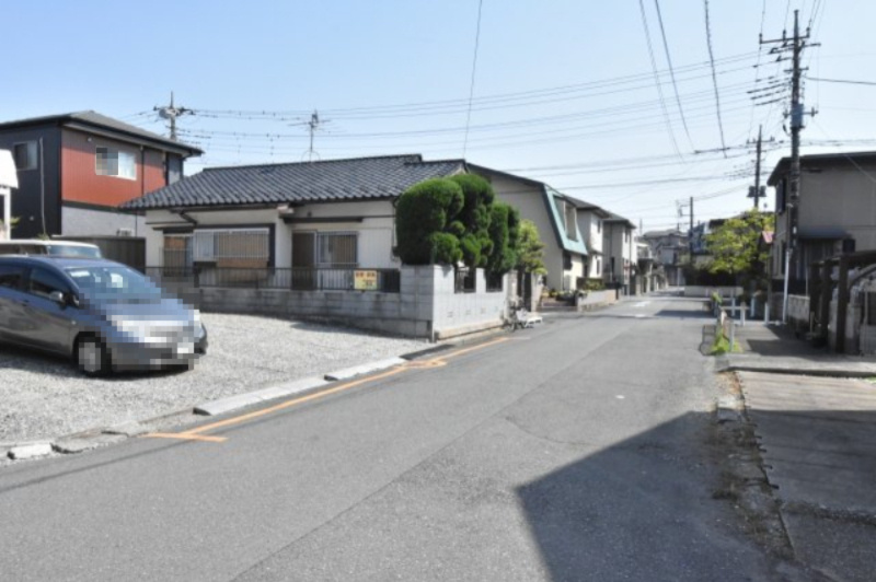 桶川市大字下日出谷　売地の前面道路含む現地写真
