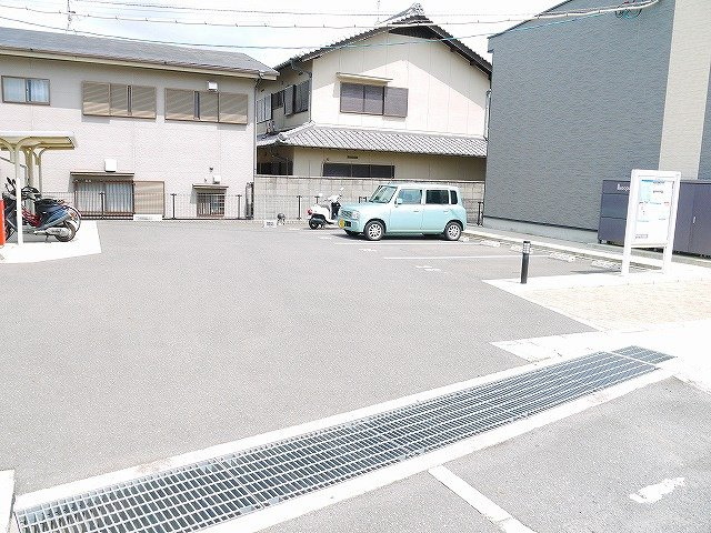 レオパレス伏見Ⅲの駐車場|駐車場があります