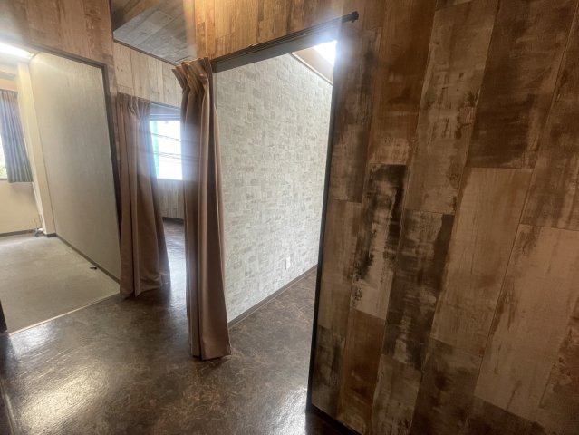 【内装】 | サツキプラザ | 正面左手4区画