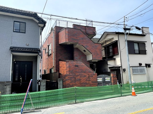 昭島市拝島町３丁目の賃貸マンションの外観