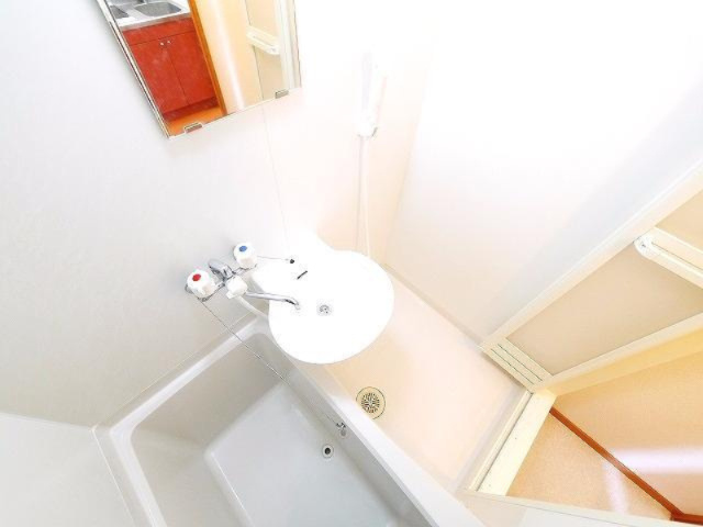 レオパレス伏見Ⅱの洗面所|コンパクトで使いやすい洗面所