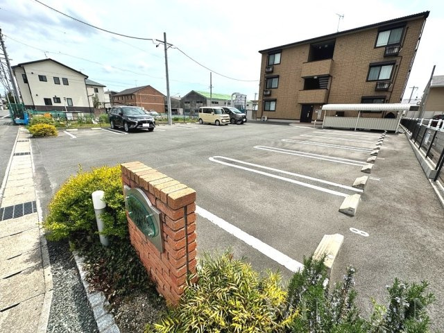 豊橋ウエスト 2の駐車場
