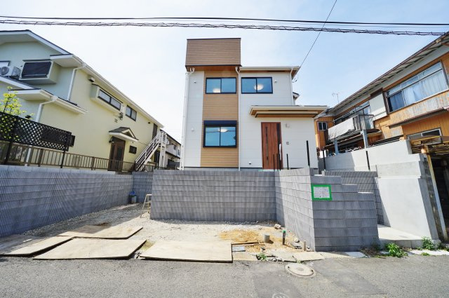 【瀬谷区阿久和西２丁目33-5新築戸建て】★仲介手数料無料★（原小学校・原中学校）の外観
