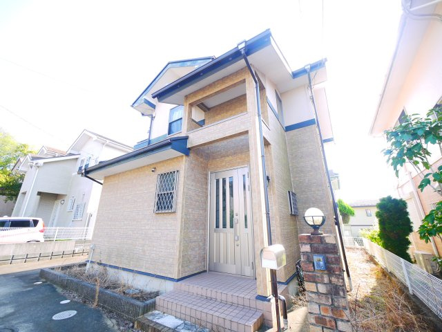 八街市希望ヶ丘　中古戸建の外観|平成17年9月築 ３LDK 駐車2台可能 玄関ホール吹き抜け オール電化 公営水道