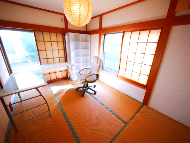八街市希望ヶ丘　中古戸建の和室|平成17年9月築 ３LDK 駐車2台可能 玄関ホール吹き抜け オール電化 公営水道