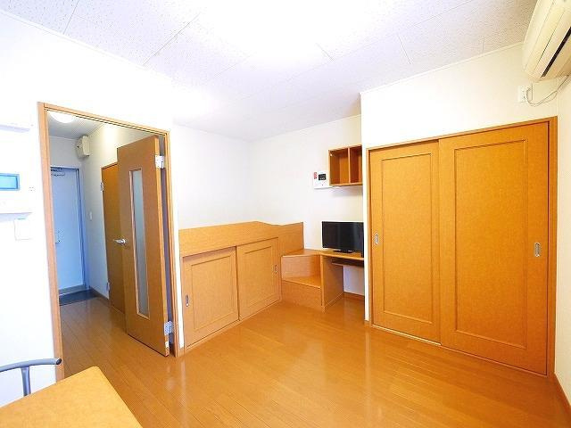 レオパレス伏見Ⅱの居間・リビング|使いやすいリビングです