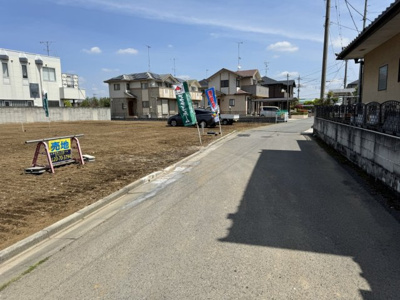 【前面道路含む現地写真】 | 熊谷市弥藤吾　 | 現地前面道路含む外観（２０２４年０４月２６日）撮影