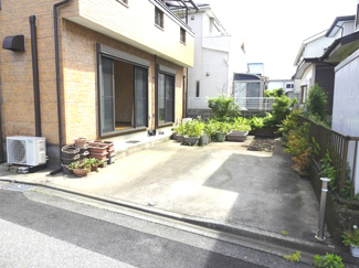 【駐車場】 | 中古　京王相模原線　横浜線　相模線　橋本駅　大島 | ワンボックスカーの需要が高まってきている中、駐車場の広さはお家選びの中で重要なポイントです。お車２台駐車でき、すっきりスマートに駐車できます。1台は奥さん専用車で買い物、お子さんの送り迎えに