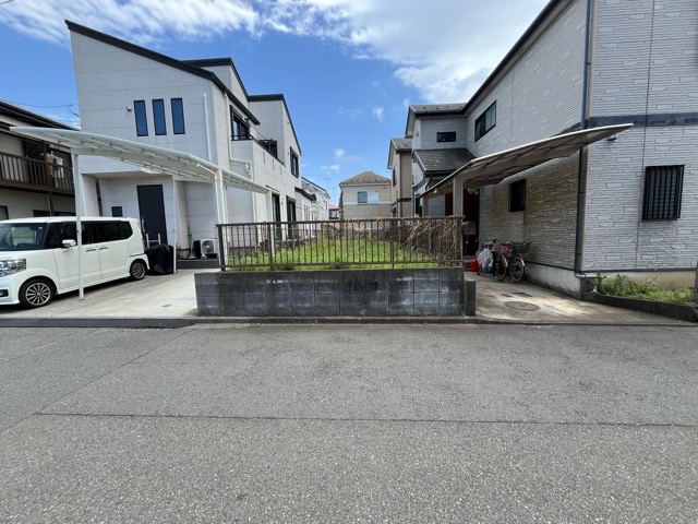 【外観】 | 土地の面積＝住宅面積ではありません。建ぺい率の問題などで、土地のある場所によって住宅を建てられる面積は限られています。高さもしかり、「土地」という言葉の中には、建築条件も含まれると考えておきましょう。