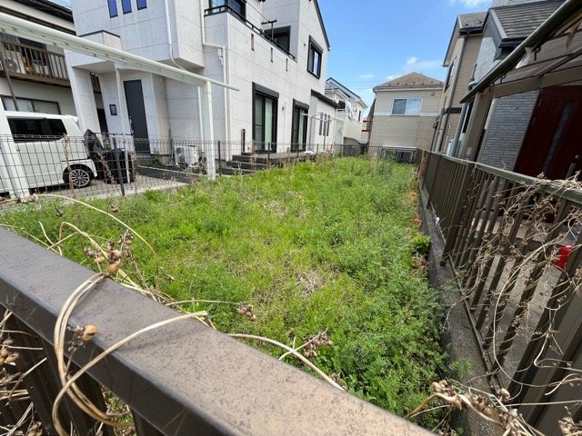 【外観】 | 家を建てる前提で土地を探している場合、地盤の丈夫さは譲れない条件の一つです。地盤が脆弱だと追加工事が必要となります。また、過去に地盤沈下や液状化現象を起こした土地は、できるだけ避けた方がいいでしょう。