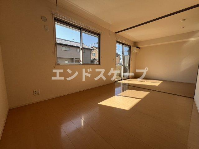 レーブ中泉の居間・リビング|高崎、前橋のお部屋探しはエンドスケープまで！お客様の理想お聞かせ下さい♪