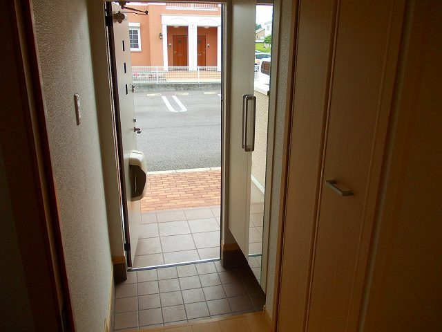 ヴィラ・プラシードの玄関|玄関