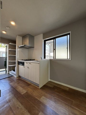 【キッチン】 | 窓があり、明るいキッチンです