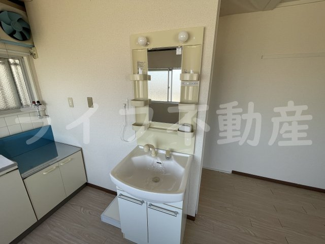 稲田シャトークワジマの独立洗面台|独立洗面台、朝の身支度には欠かせません
