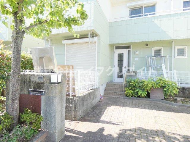 ブリージングタウン百草園のエントランス