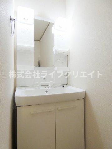 ブリージングタウン百草園の洗面所