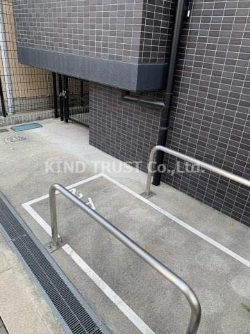 グランカリテ天神橋Ⅱの駐車場|バイク置き場です