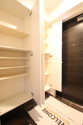 【玄関】 | アムシュトラーセ | １０３ シューズボックス