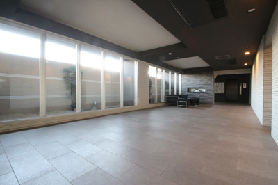 【エントランス】 | アムシュトラーセ | エントランスロビー