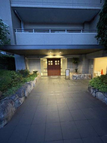 コスモ南公園のエントランス|コスモ南公園（4LDK）
